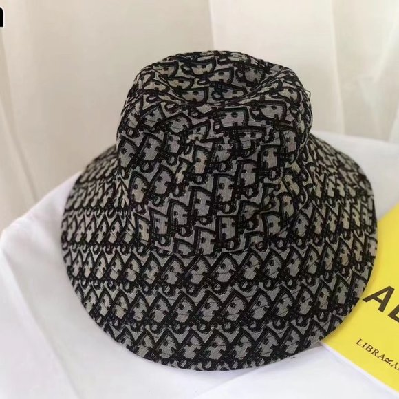 Dior bucket hat  100% authentic brand new unused